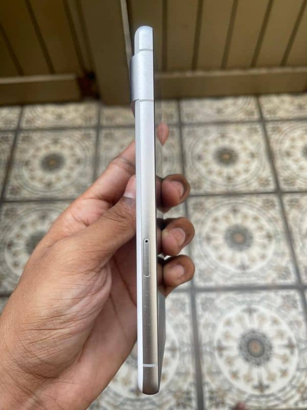 Google pixel 7 white colour 128 gb 3