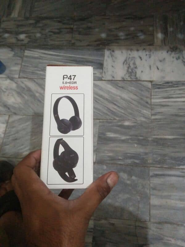 P47 headphones 0