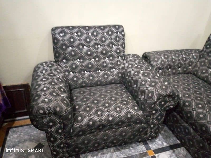 5 seater sofa 0