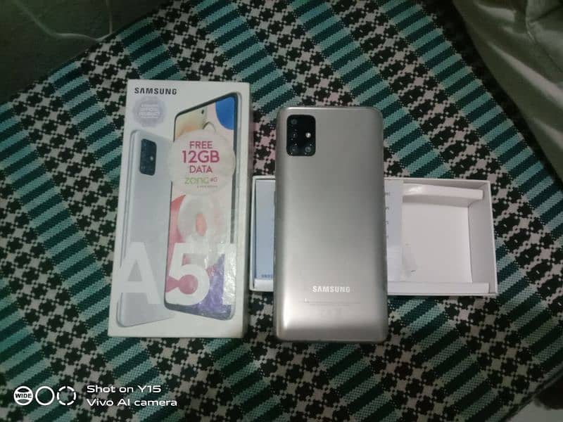 Samsung a51 with box 6 128 1