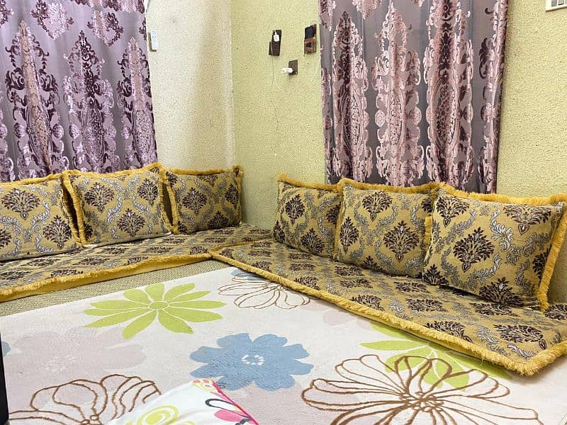 6 seater majlis in good condition 2