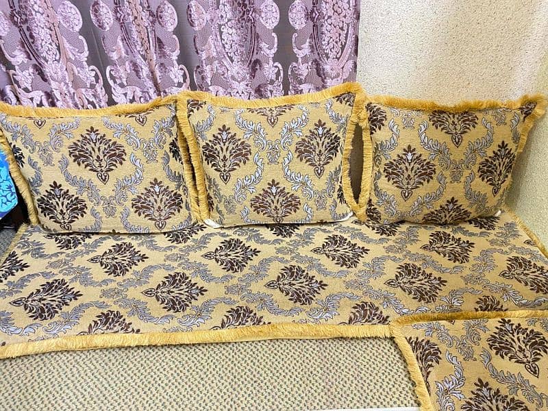 6 seater majlis in good condition 3