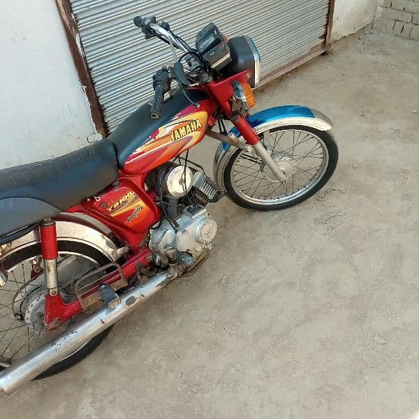 I am selling my Yamaha Royal 2007 model good condition 0