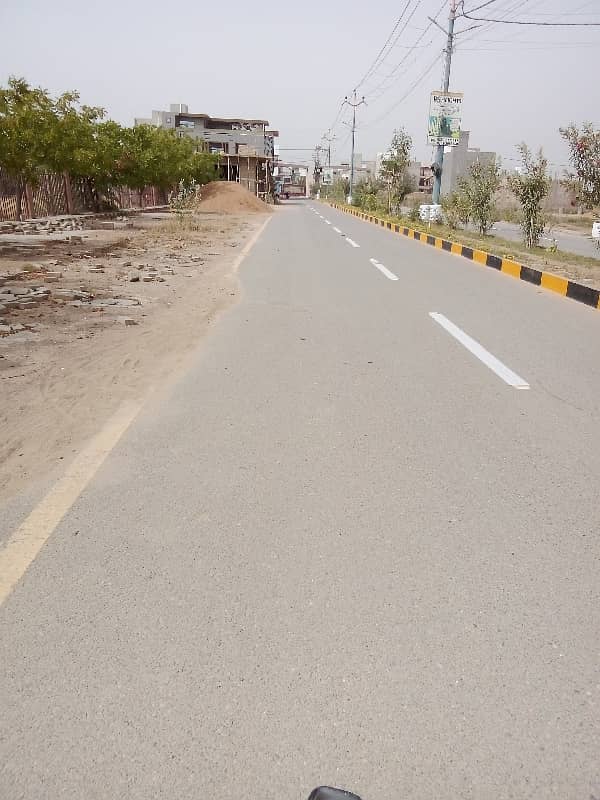 Plot Available For Sale In Punjabi Saudagaran Sector 25A 3