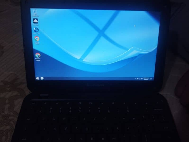 Lenovo N21  laptop &Chromebook new condition 10/9 2