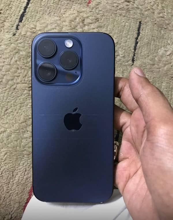 Apple Iphone 15 pro 128gb jv with box 0