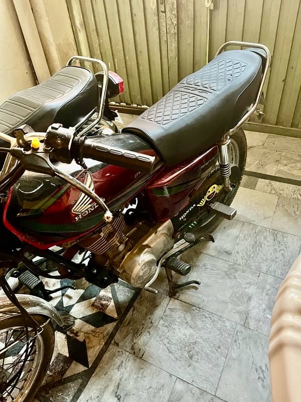 Honda 125 - 2014A in perfect condition 3