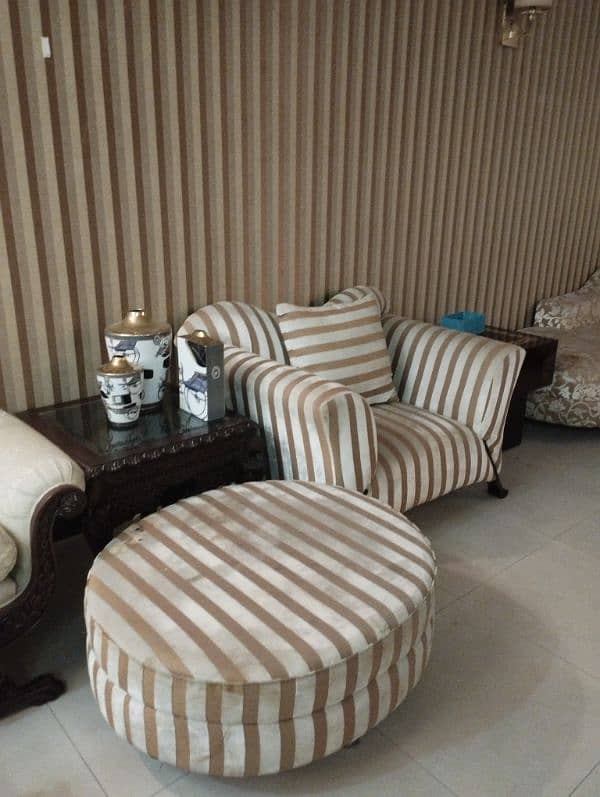 Sofa set,Devan and table set 1