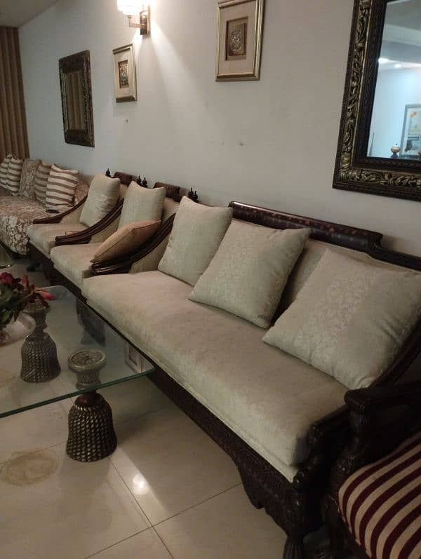 Sofa set,Devan and table set 6