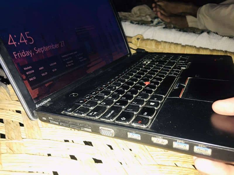 Lenovo Thinkpad core i4 with 4th generation processor 3