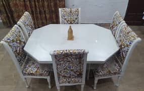 Italian design dining table with 6 chairs new condition 0