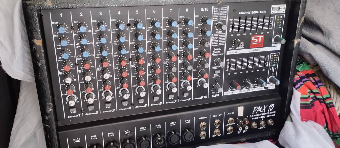 Soundtech powered mixer for sale 0