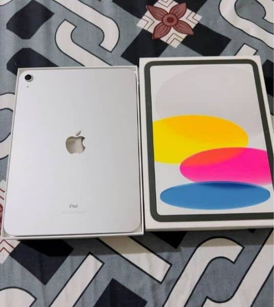 ipad 10 generation 256gb contact to 03073909212 WhatsApp 3