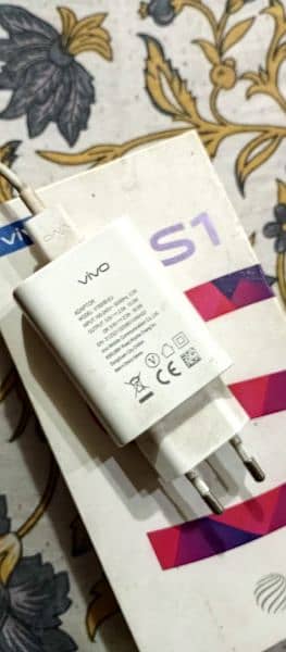 vivo S1 4 128 total original phone with box and charger 6