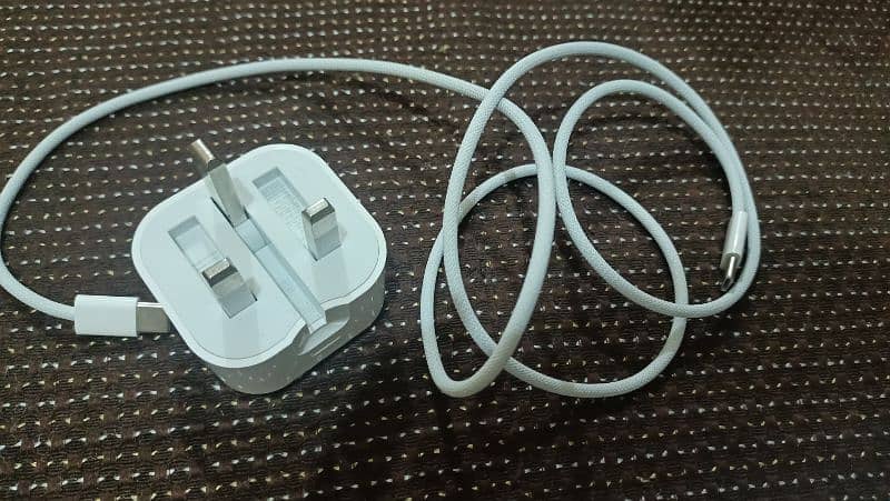 Iphone 15 pro max Original Adopter with cable 1