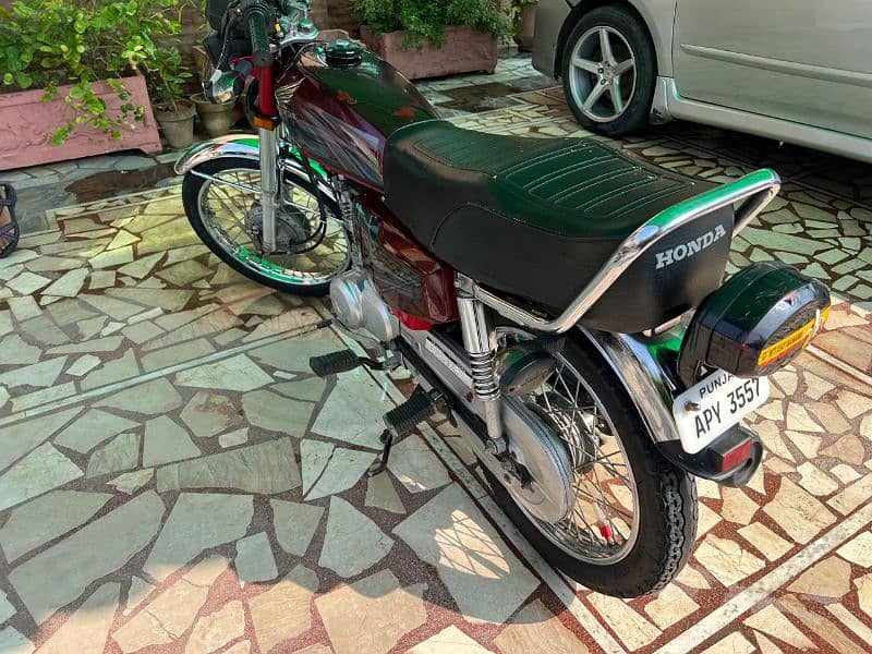 Honda 125 excellent condition 8