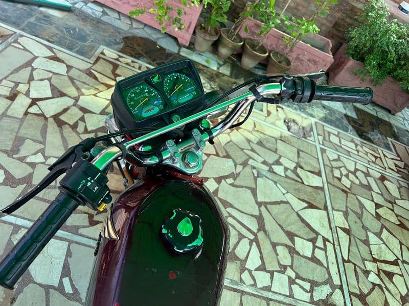 Honda 125 excellent condition 11