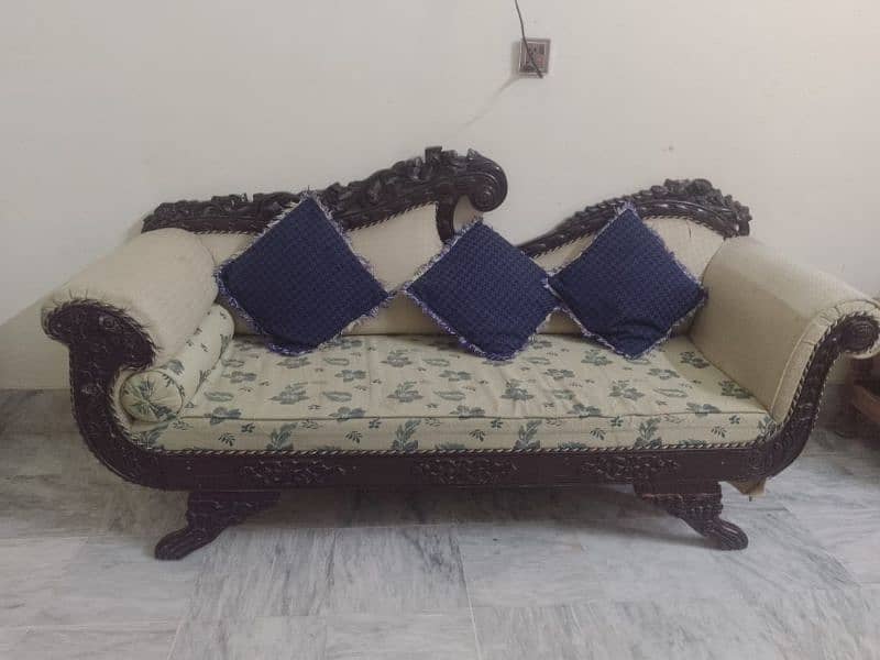 3seater sheesham dewan 4