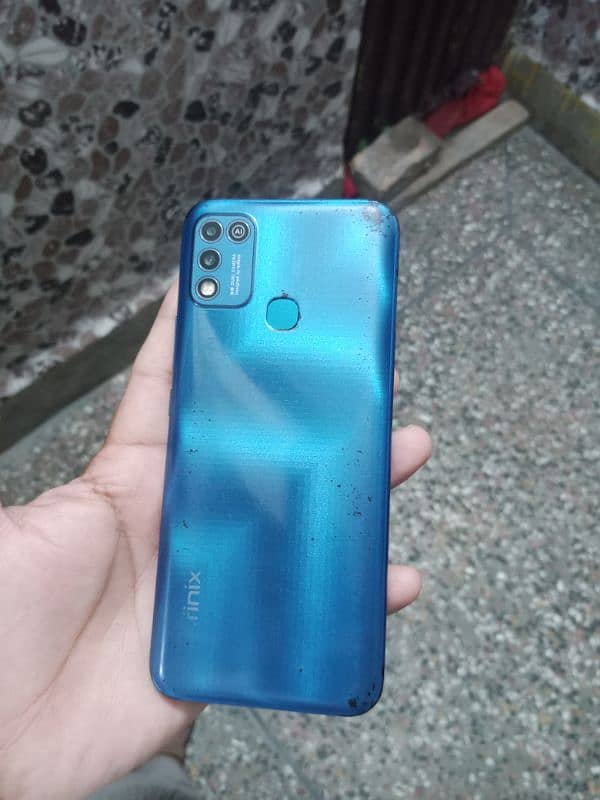 Infinix hot 10 play 2/32GB in Good condition 6000mah battery Read Add 8