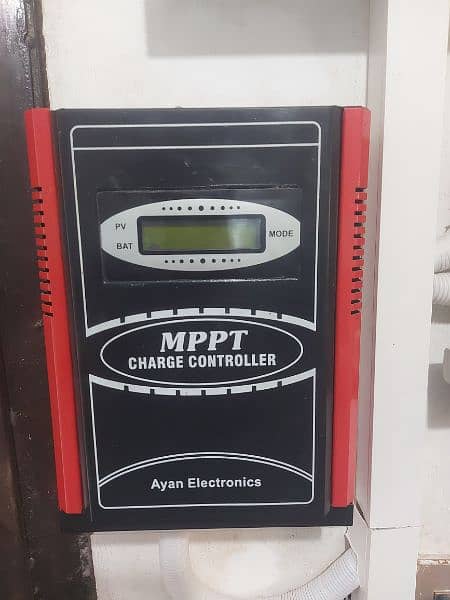 12/24volt hybrid mppt charge controller 2400 watt sported 2