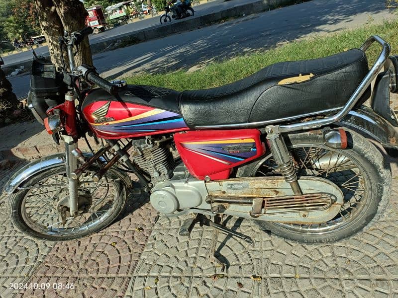 Honda bike original condition first hand used complete file 3