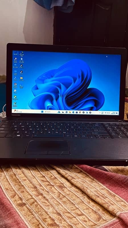 Toshiba /laptop/c50a/ssd128,hdd320,ram12 1