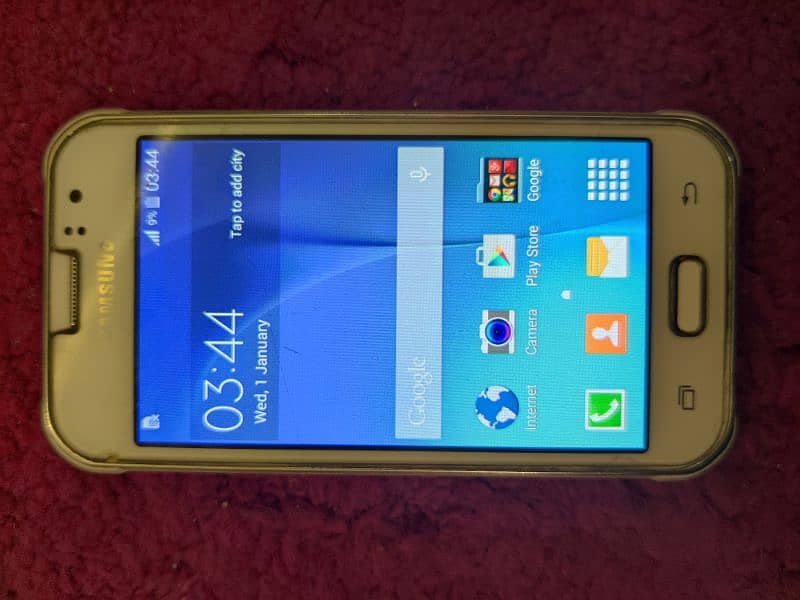 Samsung Galaxy j1 ace 4