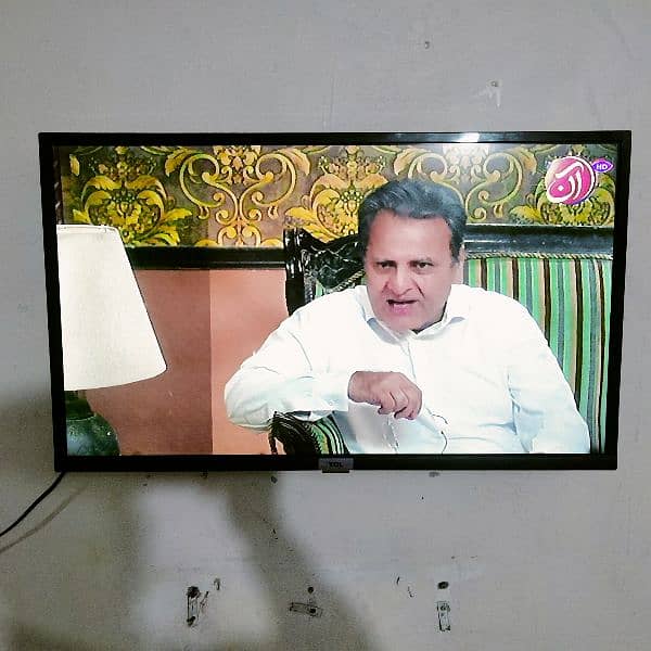 LED TV total genius 03214685040 0