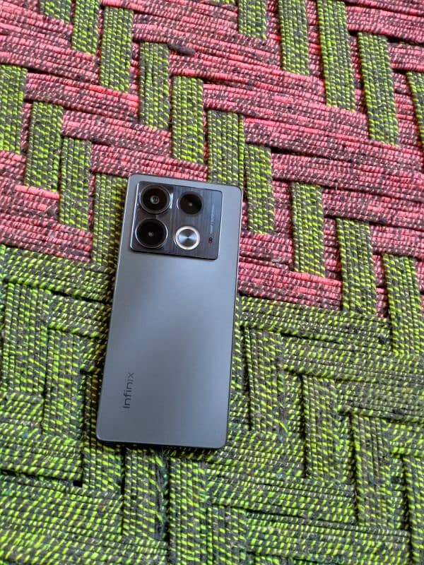 Infinix note 40 4