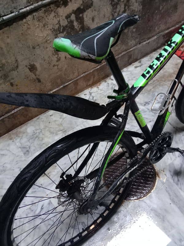 gerik bicycle hai new hai 1 month used price is negotiable 5