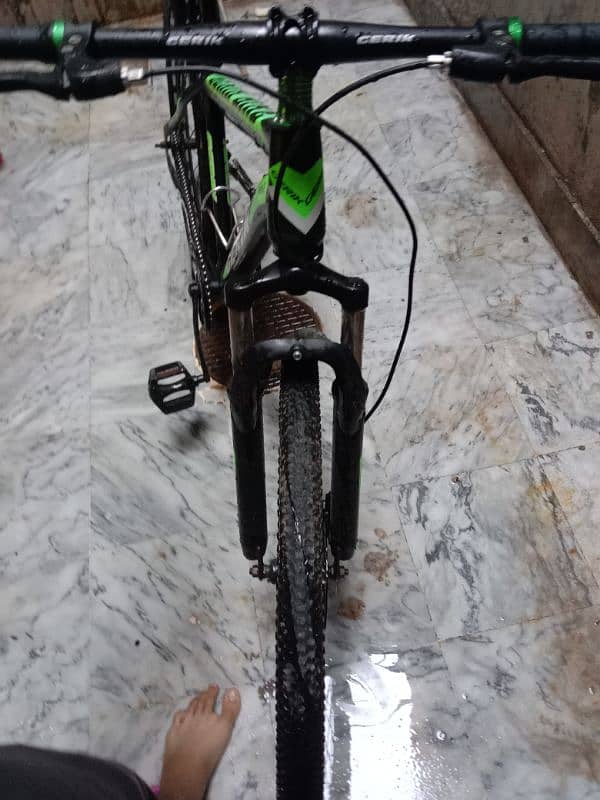 gerik bicycle hai new hai 1 month used price is negotiable 13