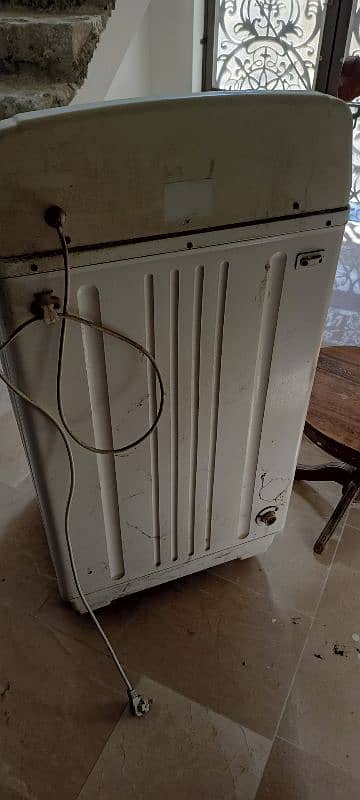 Universal Washing Machine total ok condition 2