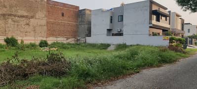 1 Kanal Plot A Block Near Dolmen Mall 0