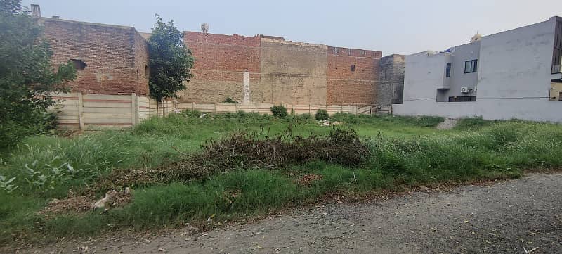 1 Kanal Plot A Block Near Dolmen Mall 1