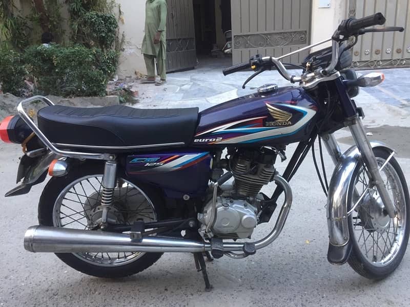 Honda cg 125 all condition good, engine is fit 1