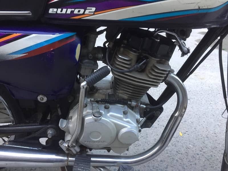 Honda cg 125 all condition good, engine is fit 3