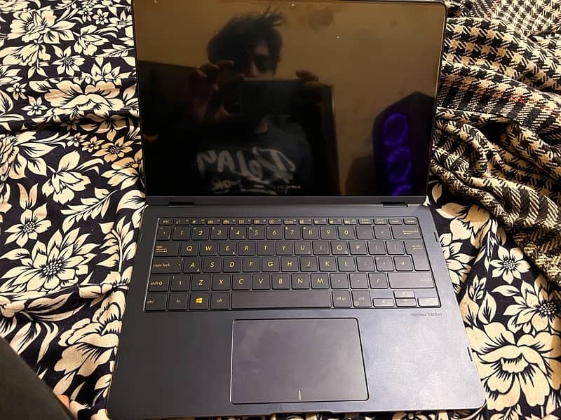 zenbook 2020  (8 gen)  (16gb ram) 8