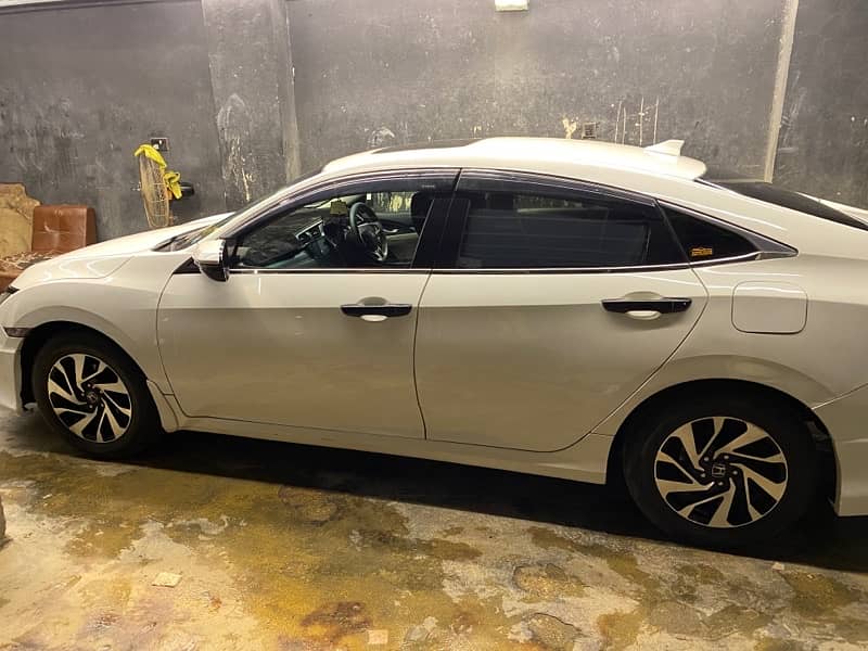 Honda Civic Oriel 2018 8