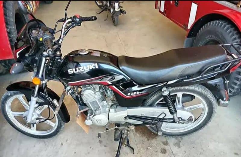 Suzuki gd 110s for sale contact whatsap 0329.690. 1153 1