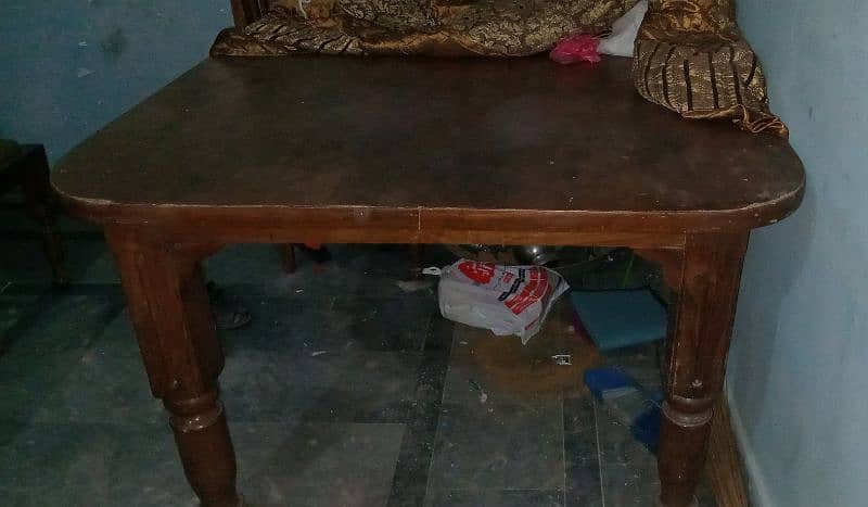 Dining Table with four chairs for sale 3