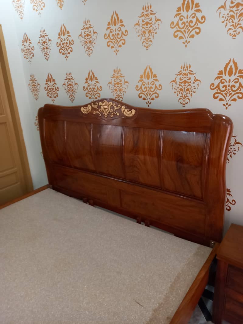 New condition Bed Set 0321//512//0593 pure wood good condition 8