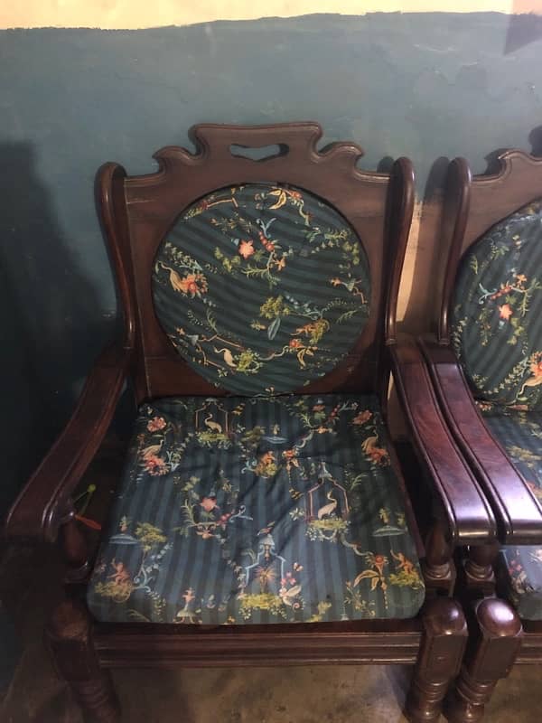 old sofa set but in good condition 2