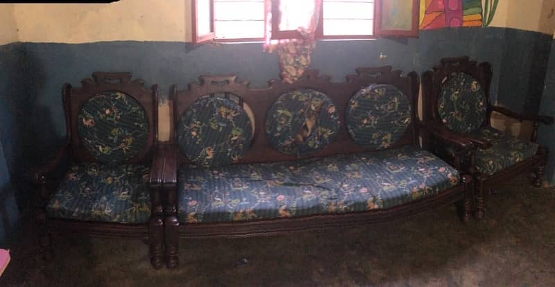 old sofa set but in good condition 4