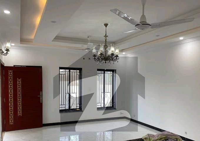 G-10/4 Size 40x80 Full Renovated 6 Bed 6 Bath 2 Drawing 2 Kitchen 2