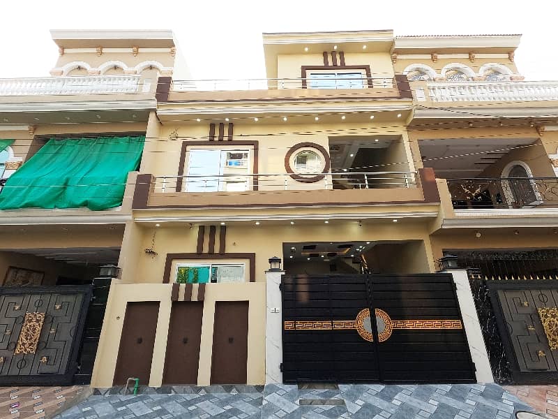 5 MARLA BRAND NEW HOUSE FOR SALE AT THE HEART OF LAHORE (ARCHITECT SOCIETY NEAR UCP) 1