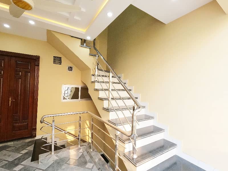 5 MARLA BRAND NEW HOUSE FOR SALE AT THE HEART OF LAHORE (ARCHITECT SOCIETY NEAR UCP) 32