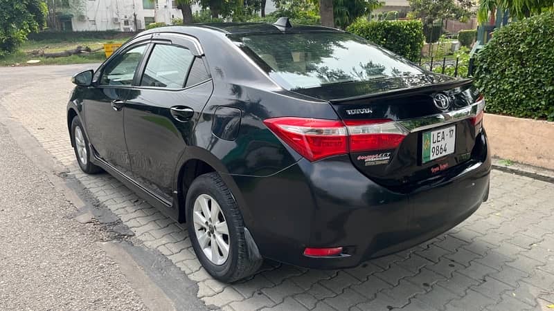 Toyota Corolla GLI 2015 Auto 1