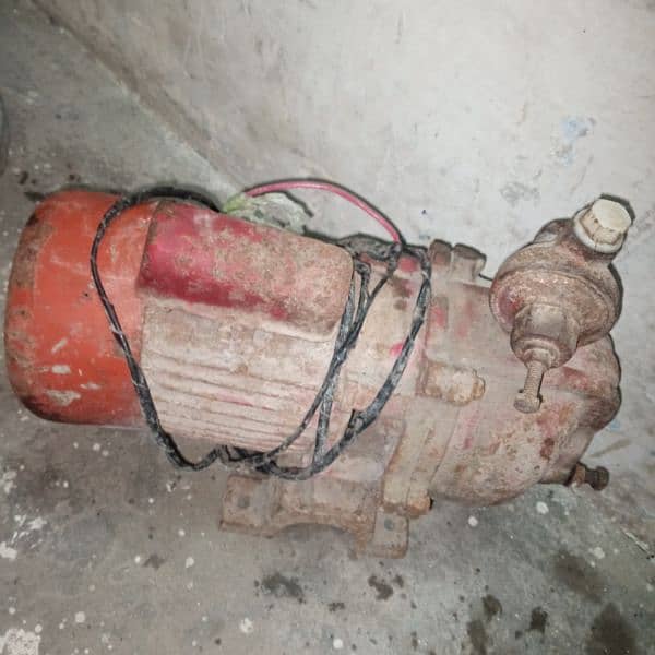 water pump lal pump singal ampelar ok condition 03046571093 2