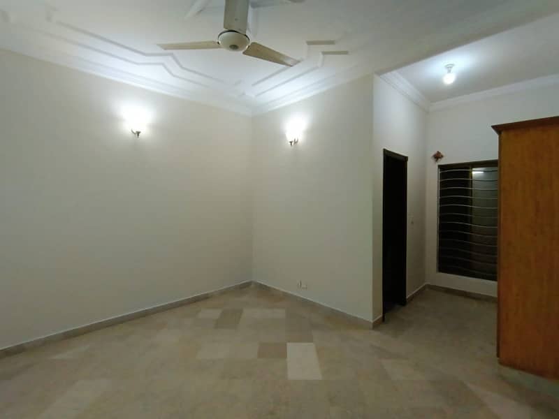 Upper Portion Is Available For Rent 5