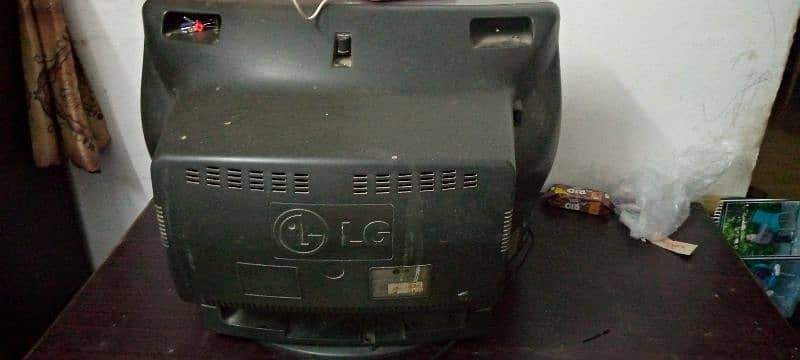 27 inches LG T. V used but still in good condition 2